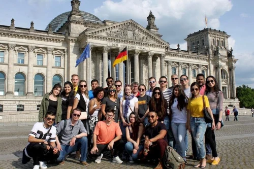 Tuyen-sinh-du-hoc-nghe-duc