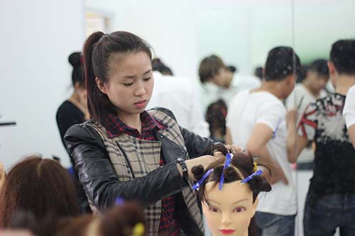 Học cắt tóc tại Hải Dương Học cắt tóc tại Hải Dương